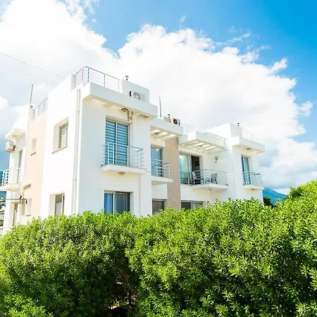 Апартаменты Luxury Two-bedroom In Amazing Place Lukomorye C4