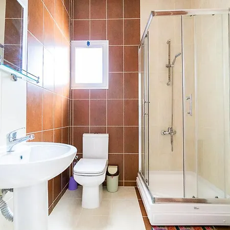 Апартаменты Luxury Two-bedroom In Amazing Place Lukomorye C4 *