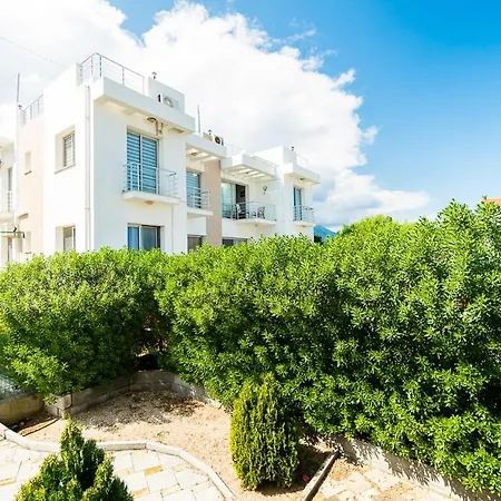 Apartment Luxury Two-bedroom In Amazing Place Lukomorye C4 *